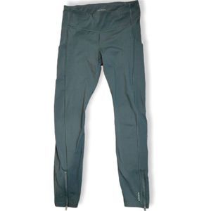 Athleta Ultimate Run 7/8 Tight Legging with side pockets, seaweed snack green MT